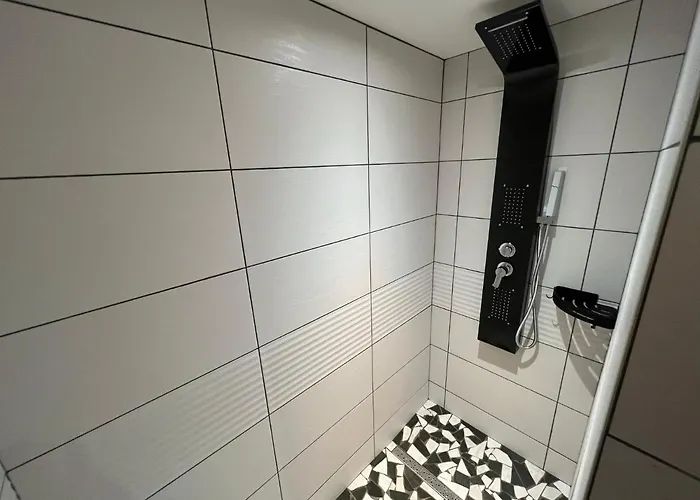 Au Creux Du Moulin *